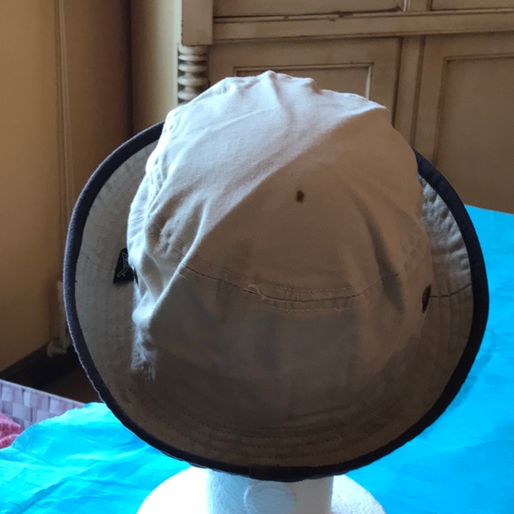 Rain hat - Picture 3 of 4